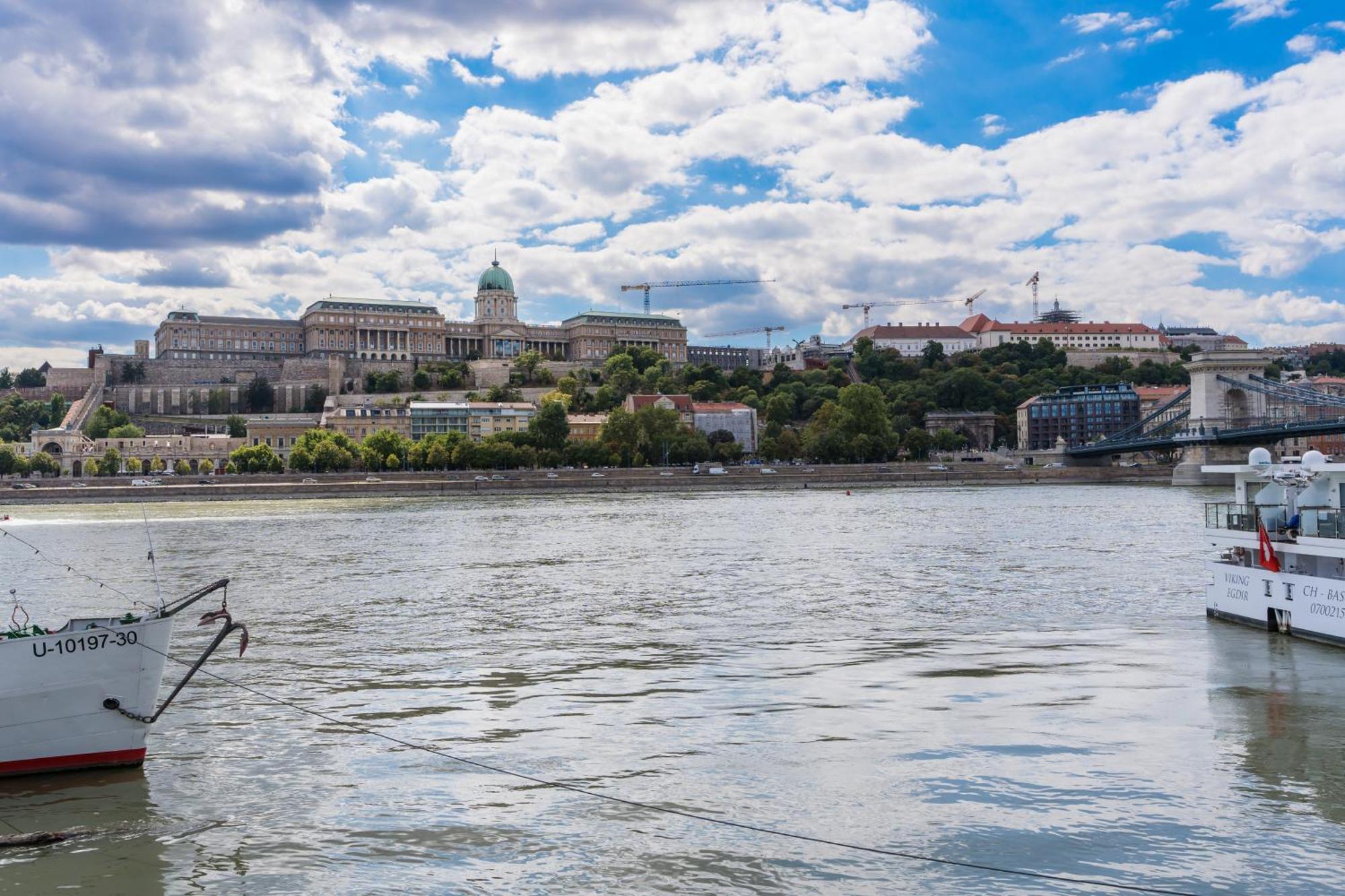 Bourgeois Elegance In The Heart Of Budapest Exterior photo